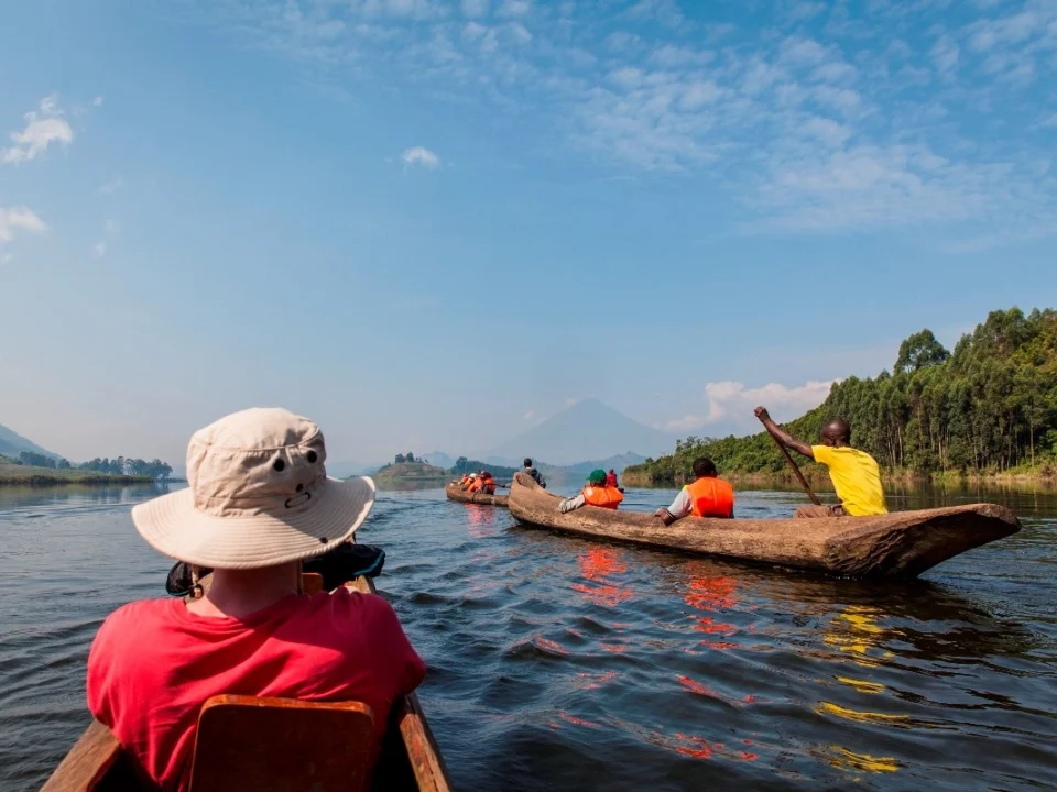 boat-ride-at-lake-mutanda