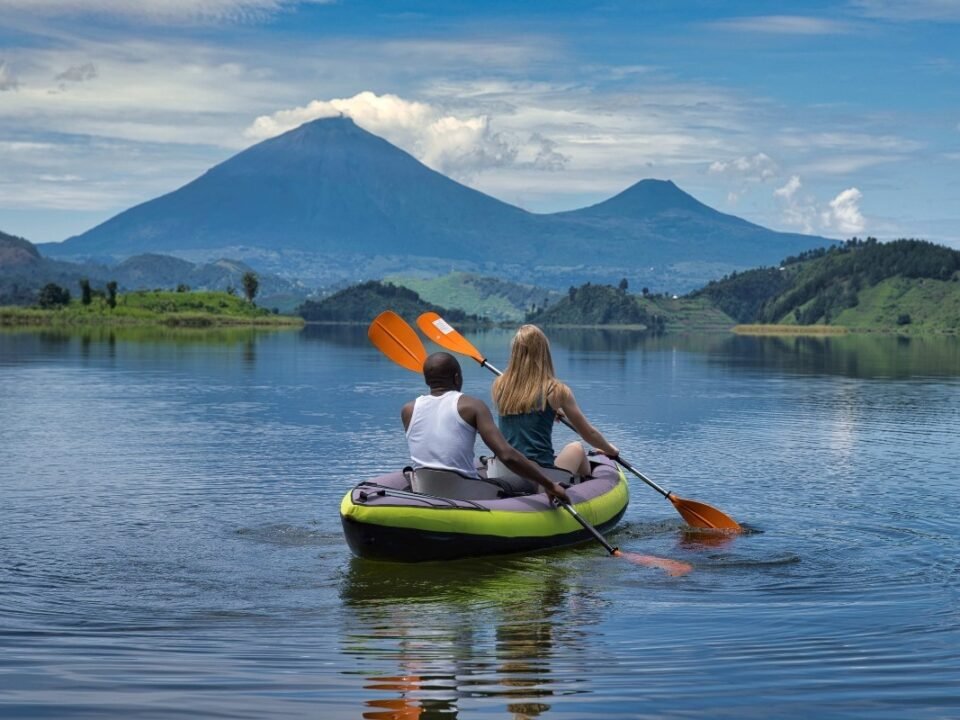 boat-cruise-at-lake-mutanda