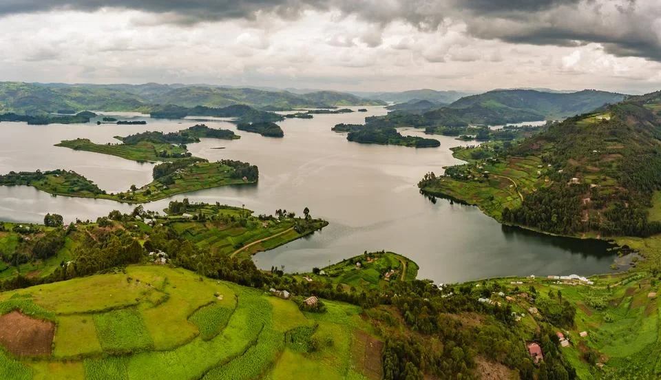 combining-gorilla-habituation-with-lake-bunyonyi